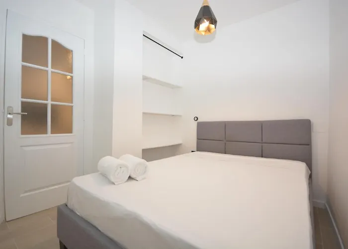 1 Bedroom Rdc - Sacre Coeur Parijs